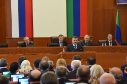 Под председательством спикера парламента Заура Аскендерова прошла 56 сессия Народного Собрания РД седьмого созыва  